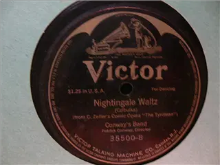 small_victor 35500 b.webp